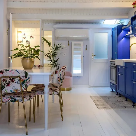 Corfu Boutique * Corfu (city)